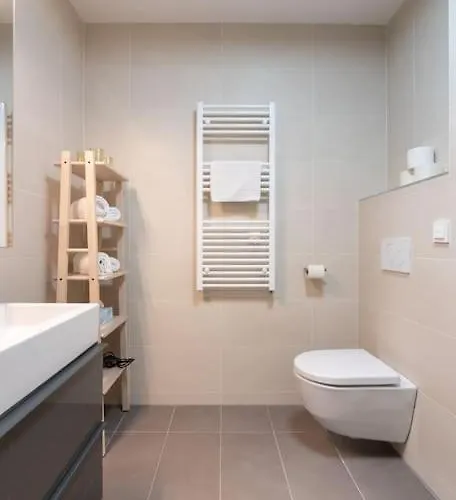 Hoch Hinaus, Neu Und Stilvoll Mit Pool Am Dach Apartment *