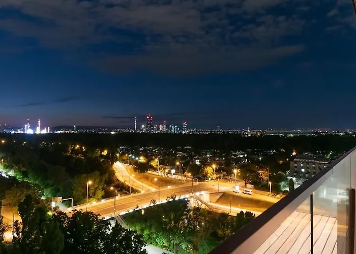 Hoch Hinaus, Neu Und Stilvoll Mit Pool Am Dach Vienna