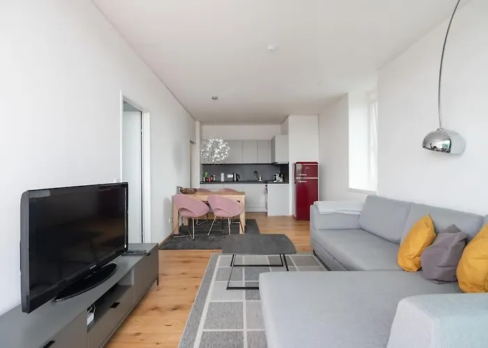 Apartment Hoch Hinaus, Neu Und Stilvoll Mit Pool Am Dach Vienna